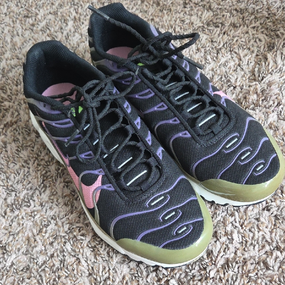Nike Kids Black Sneakers with Purple and Pink Accents